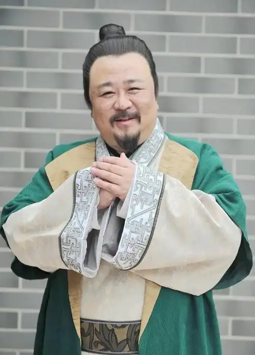 胖星梁冠华这辈子最正确的决定就是娶才貌双全的唐烨为妻