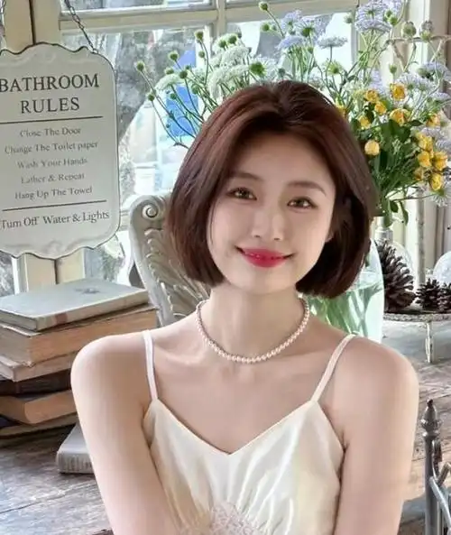 今年"酒窝发"红了,洋气减龄