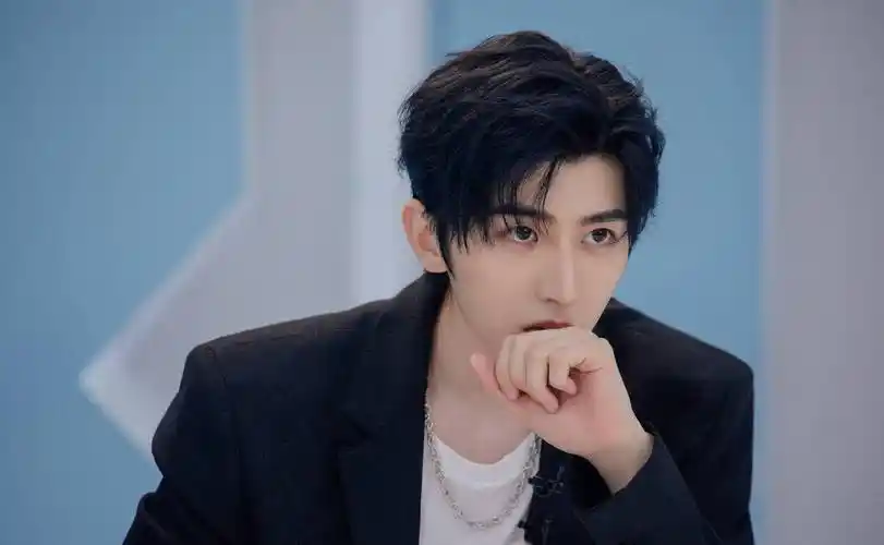 李晨再跑一季《跑男》,蔡徐坤嘴上说不参加,却因为行程表被"打脸"