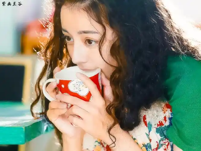 迪丽热巴漂亮的李慧珍