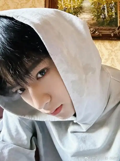 刘耀文电影第二十条##刘耀文 捕光炽梦寄愿破新局