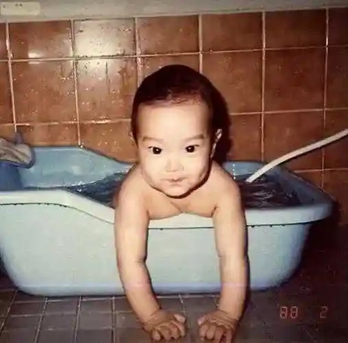 韩流明星童年照大pk 谁更萌化你?