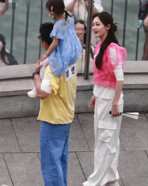 苗苗救场《跑男》,三岁女儿活泼外向黏上雨琦,孟子义发文感谢