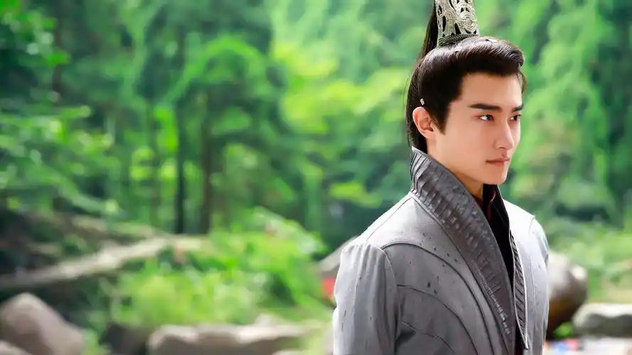 《烈火如歌》热播 樊驿宁眼神有戏深藏不露