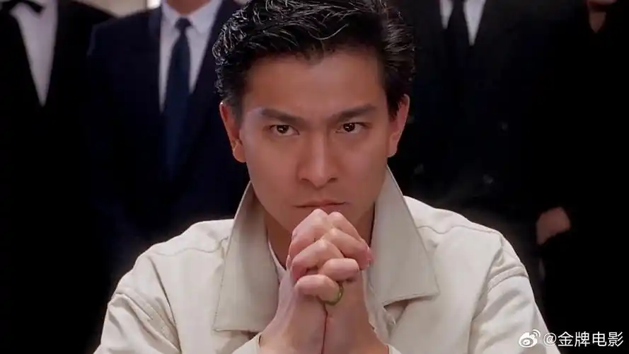 只能拿帅气来形容,这波星爷满分_新浪新闻