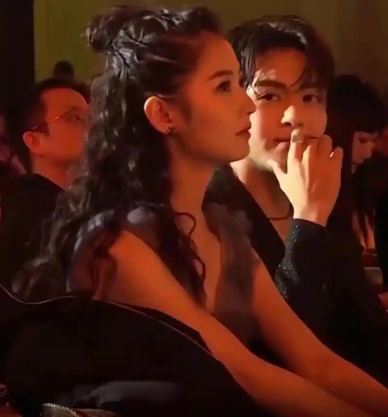 曾舜晞陈钰琪竟然也很好磕,特别是曾舜晞看陈钰琪的眼神,太有感情了