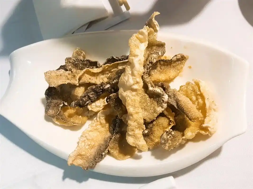 鲜炸鱼皮 $ 32