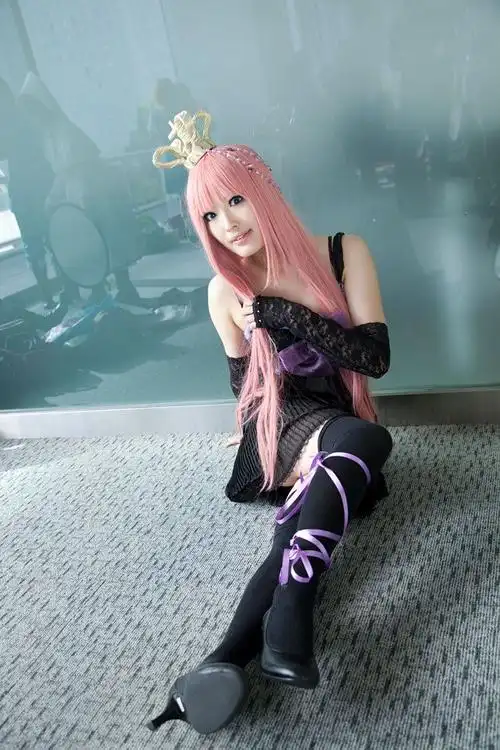 尽显御姐风范巡音露卡cos