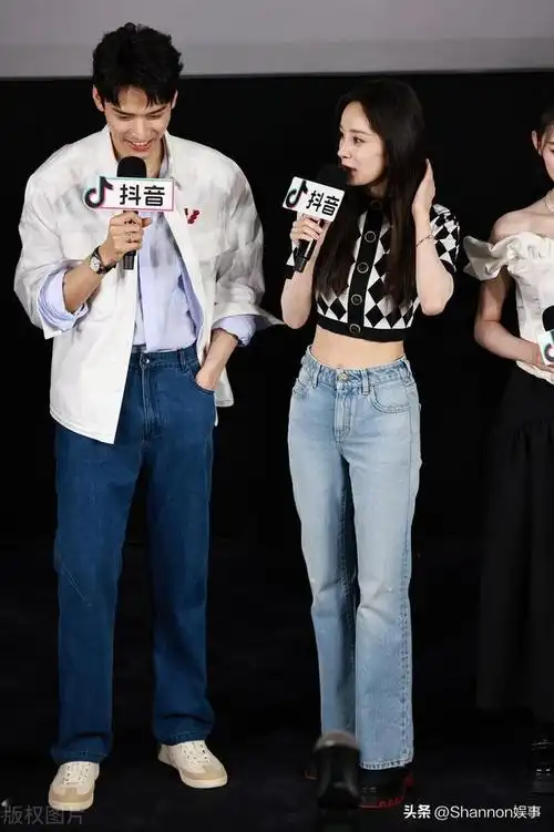 2024年5月27日,北京,杨幂亮相《狐妖小红娘月红篇》抖音追剧团活动.