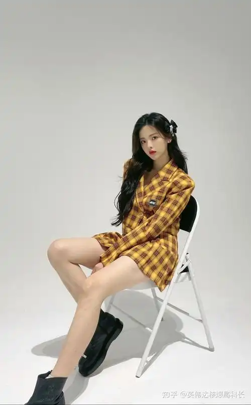 杨超越有哪些好看的大长腿美图