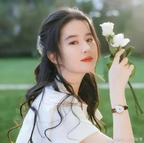 刘亦菲捧花头像