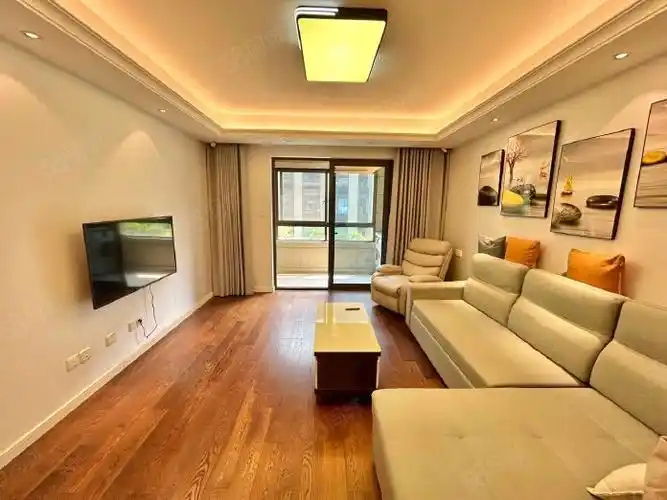 阿里巴巴赛银国际海创小学三室两厅两卫万科物业精装修