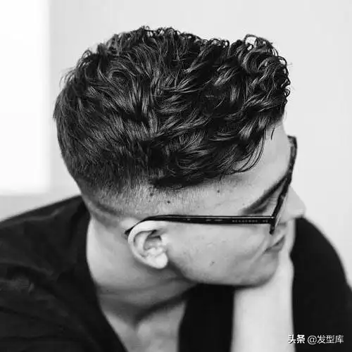 经典男士发型大全 卷发 两边铲 渐变 侧分头 后背头