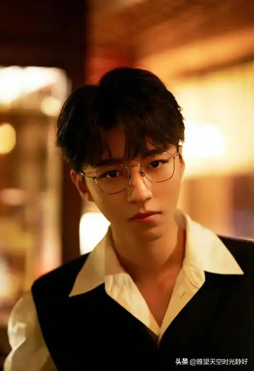 盘点国内男明星眼镜杀高清集第二弹 这些禁欲系男神哪个是你的菜