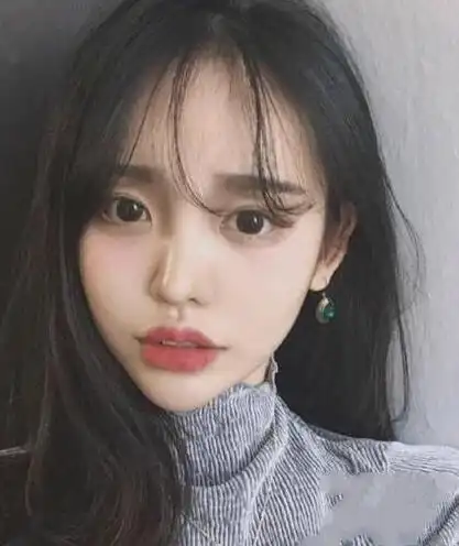 最新显嫩时髦薄刘海发型图片01