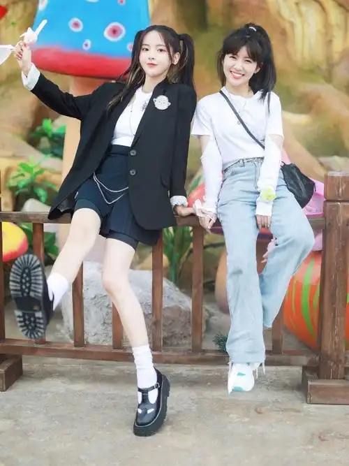 赖美云甜美游乐园写真图片