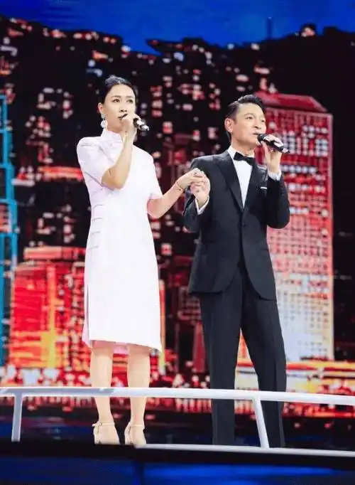 那英复出《歌手》!陪儿子走过青春期,"刀郎事件"后她变了吗?