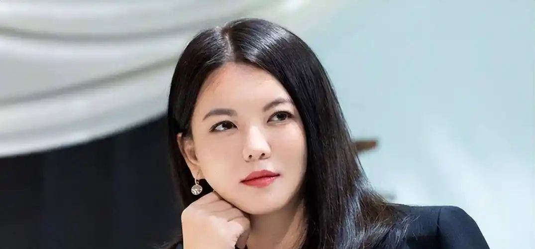 李湘为何能在明星直播带货被打击前宣布退休?