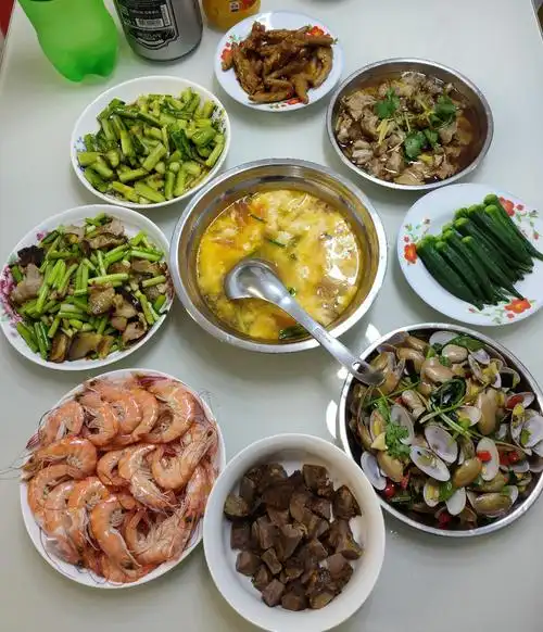 各地网友晒中秋晚饭有的丰盛有的讲究看到最后一个心酸了