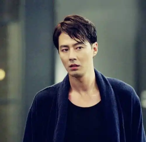 韩国帅大叔之赵寅成,腿哥这名号可不是白叫的