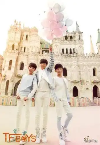 单飞7年:易烊千玺斩获百亿票房,王源,王俊凯还在综艺"讨饭"