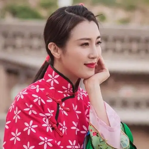 中国内地女歌手,被誉为"情歌天后"和陕北民歌"小天后"