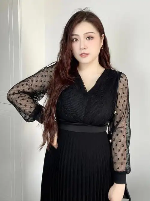 135斤微胖女生08初秋日常的显瘦连衣裙