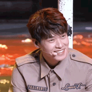 跨界歌王魏大勋羞涩gif动图_动态图_表情包下载_soogif