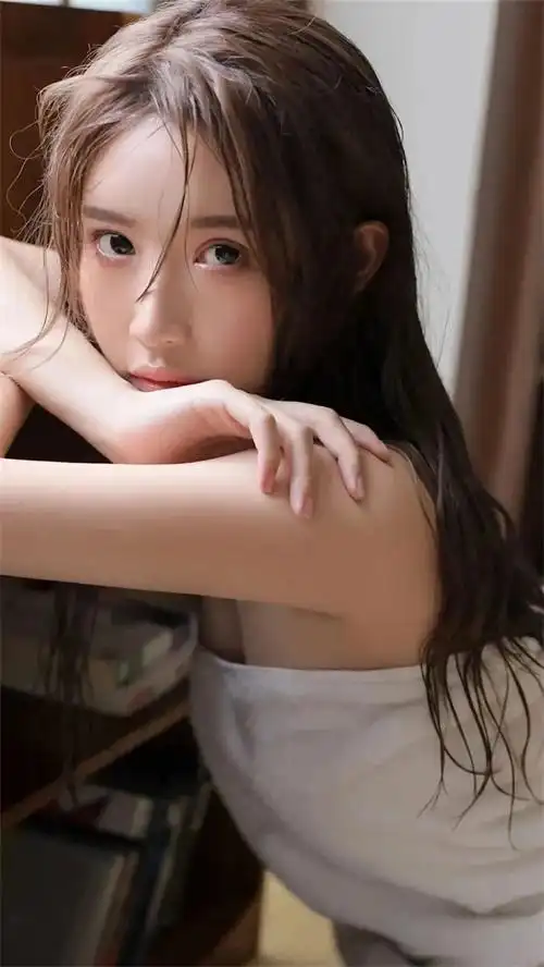 2022抖音上最火的潮图美女壁纸高清图片大全