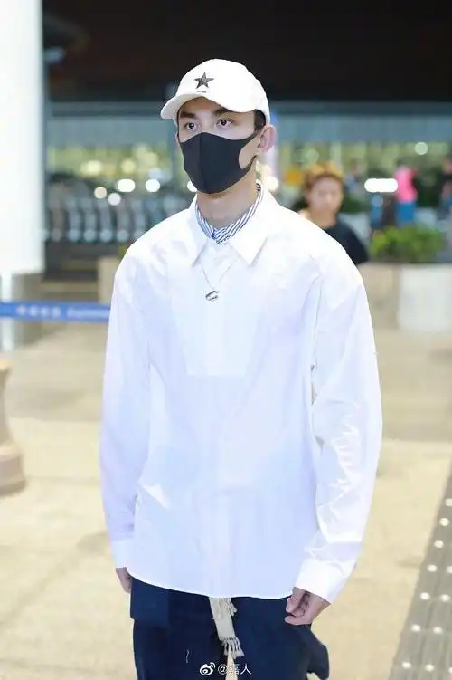 6.28 吴磊(机场街拍)