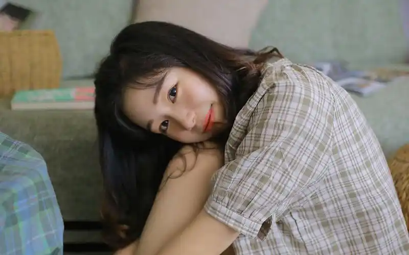 元气少女性感居家写真高清桌面壁纸