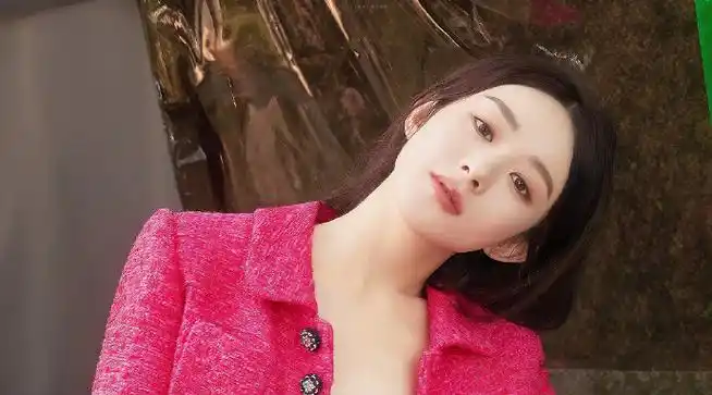 赵丽颖代言selfportrait##赵丽颖时装男士九月封面