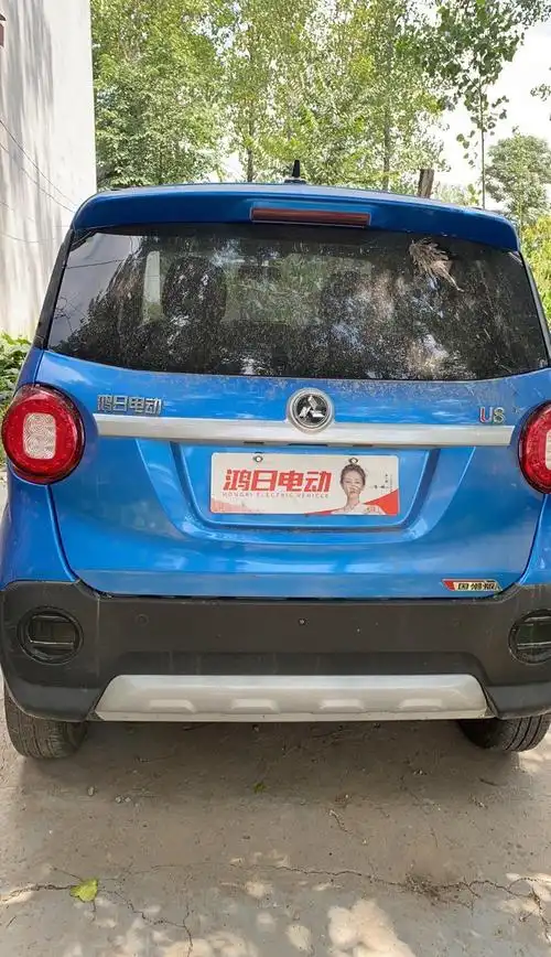 工厂停产出售本产品是鸿日u8电动汽车一辆