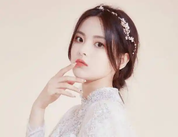 原创金瀚自曝自己是农村长大谁注意到了杨超越下意识接的话全网傻眼