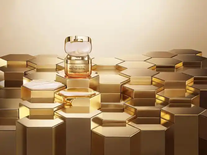 绵蜜滋养尖端科技奢护御齢重焕年轻蜜光肌巴黎欧莱雅年度巅峰新作全新