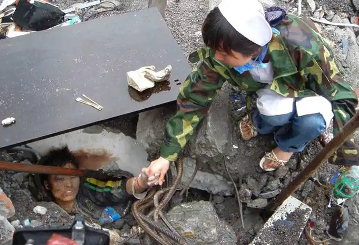 512地震中最可爱的人