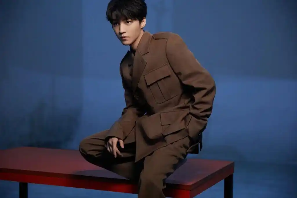 王俊凯壁纸他身上仿佛有魔力一样眼睛里有光一秒都不想错过