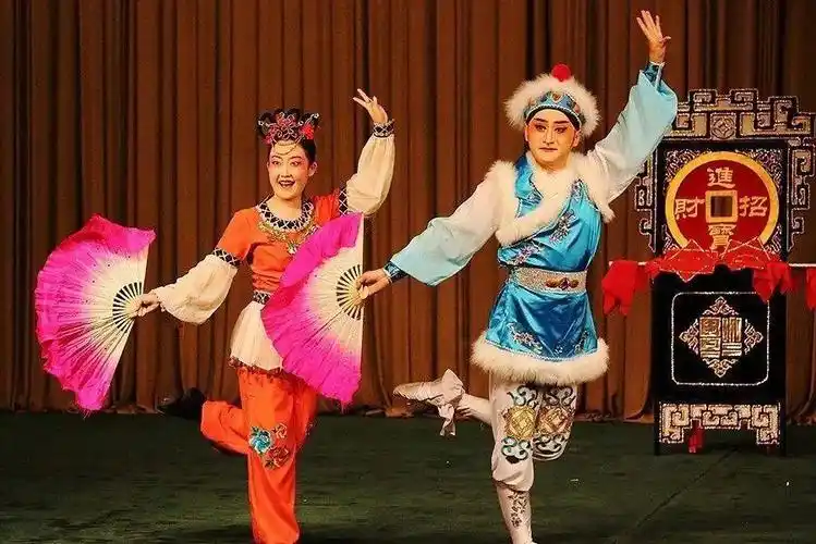 文旅故事内蒙古地区最早的二人台小班台柱子万人迷张根锁