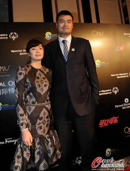 黄磊何炅谎报身高逗比合影网友秒变男神