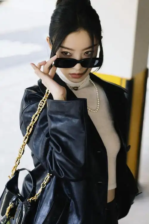 倪妮韩国街拍allblack穿搭高级感满满时髦又随性