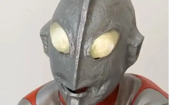 2,硫酸脸初代奥特曼