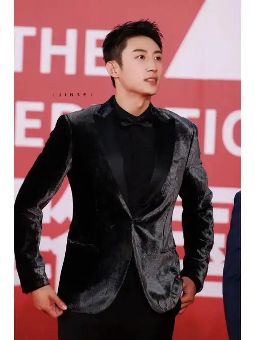 黄景瑜今天的西装瑜又帅出了天际