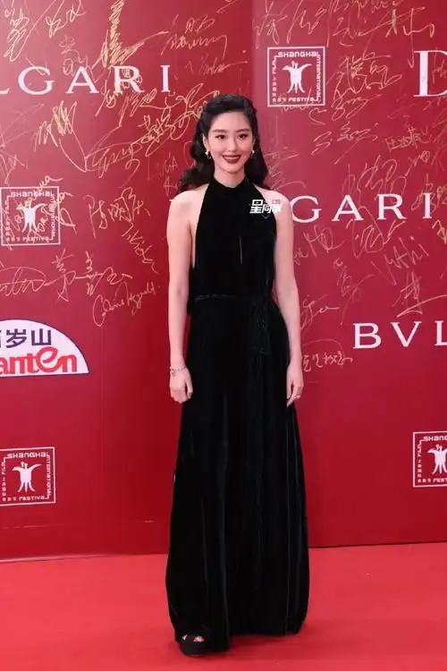 对于这样的杨采钰这我只能说get不到的人有难咯