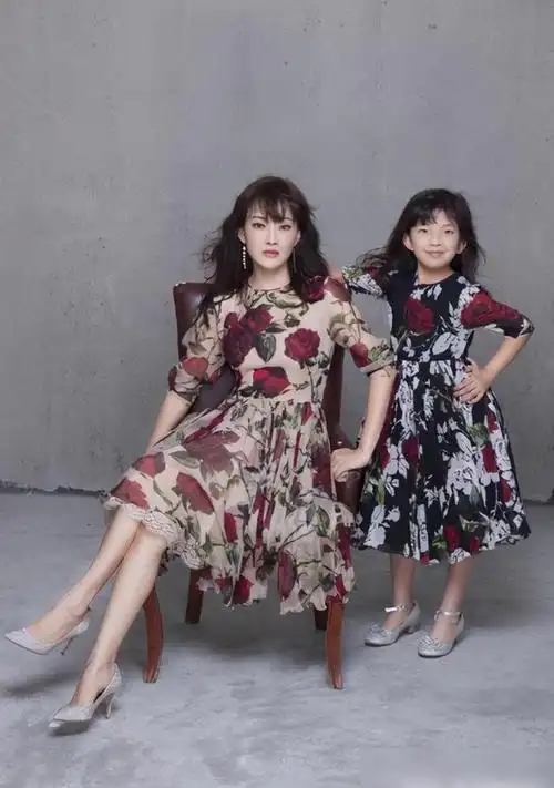 牛莉的老公对牛莉非常宠爱,一家三口非常幸福,在2018年的七夕时候