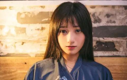 日系少女性感迷人图片桌面壁纸