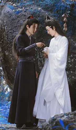 肖战的肩膀有点窄,像王一博吴世勋这样的宽肩,你们喜欢吗!