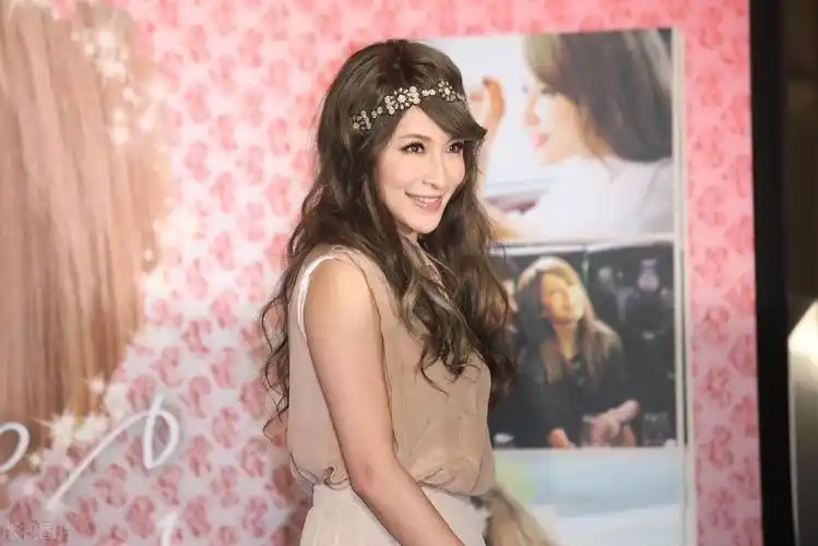 萧亚轩的快乐你想体验萧亚轩的快乐吗