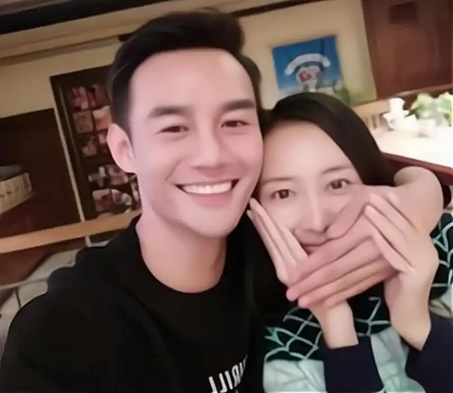 曝40岁王凯已有女友,似乎是圈内人,蒋欣宋茜躺枪,也有人想到王子文.