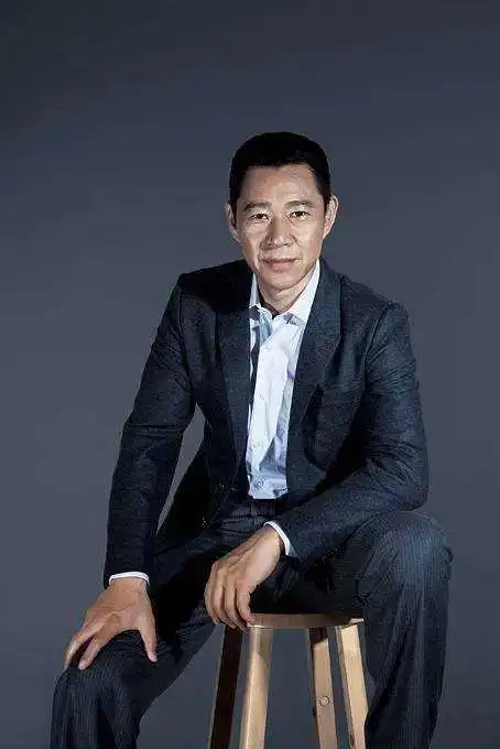 他在内地演员群体中颇具威望和地位,这和他的好演技是分不开的.