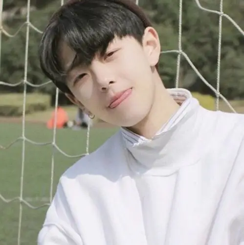 最新男头清新阳光干净的男生头像都在这里